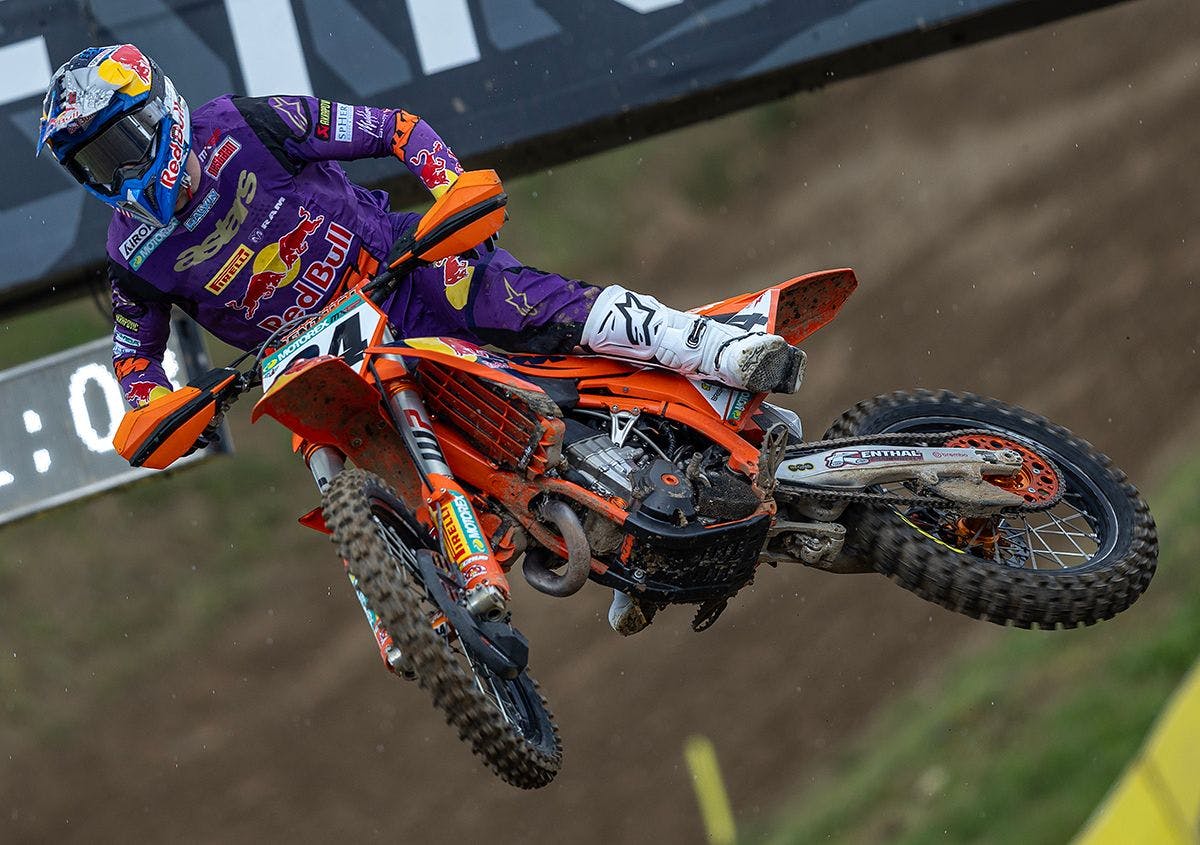 Herlings Heads to England image