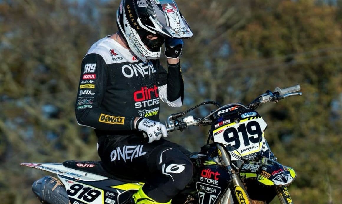 Dirt Store Triumph - Video image