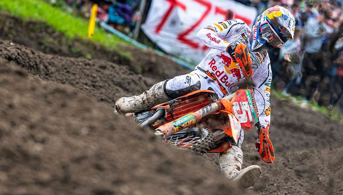 Coenen Leads Into France