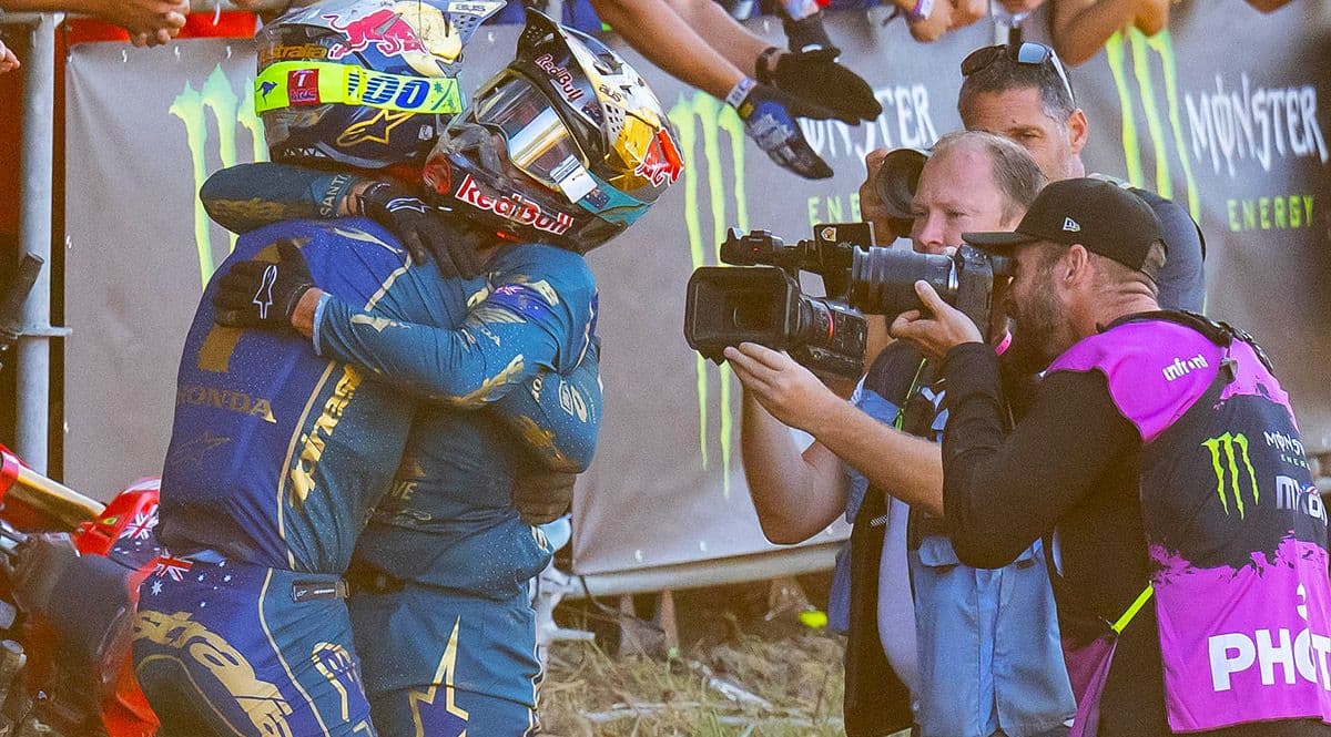 Hunter on Jett - The Brothers