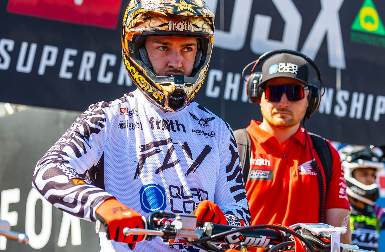 Abu Dhabi - Ins and Outs