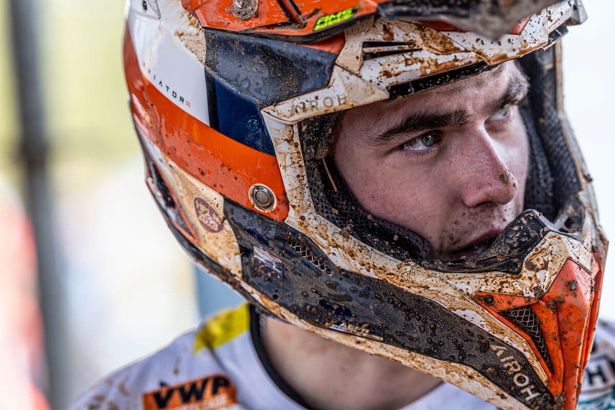 Valk Quickest in MX2 - Arco