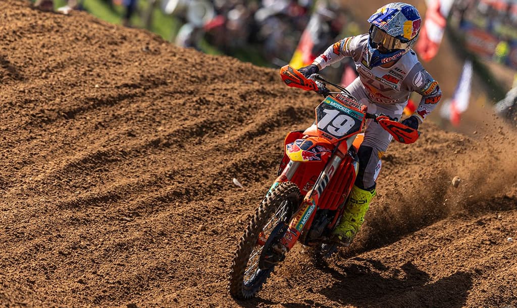Coenen Wins MX2 - Saturday image