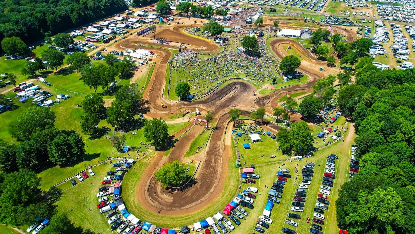 RedBud - Animated Track