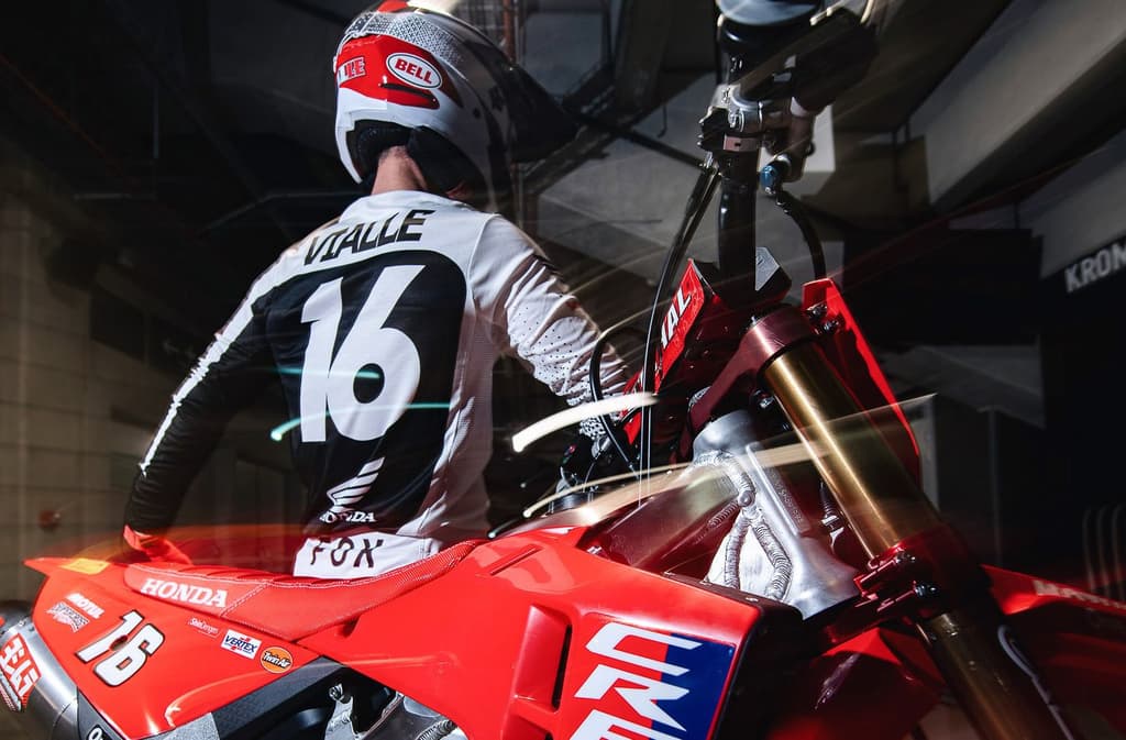 Paris SX - Stars Arriving image