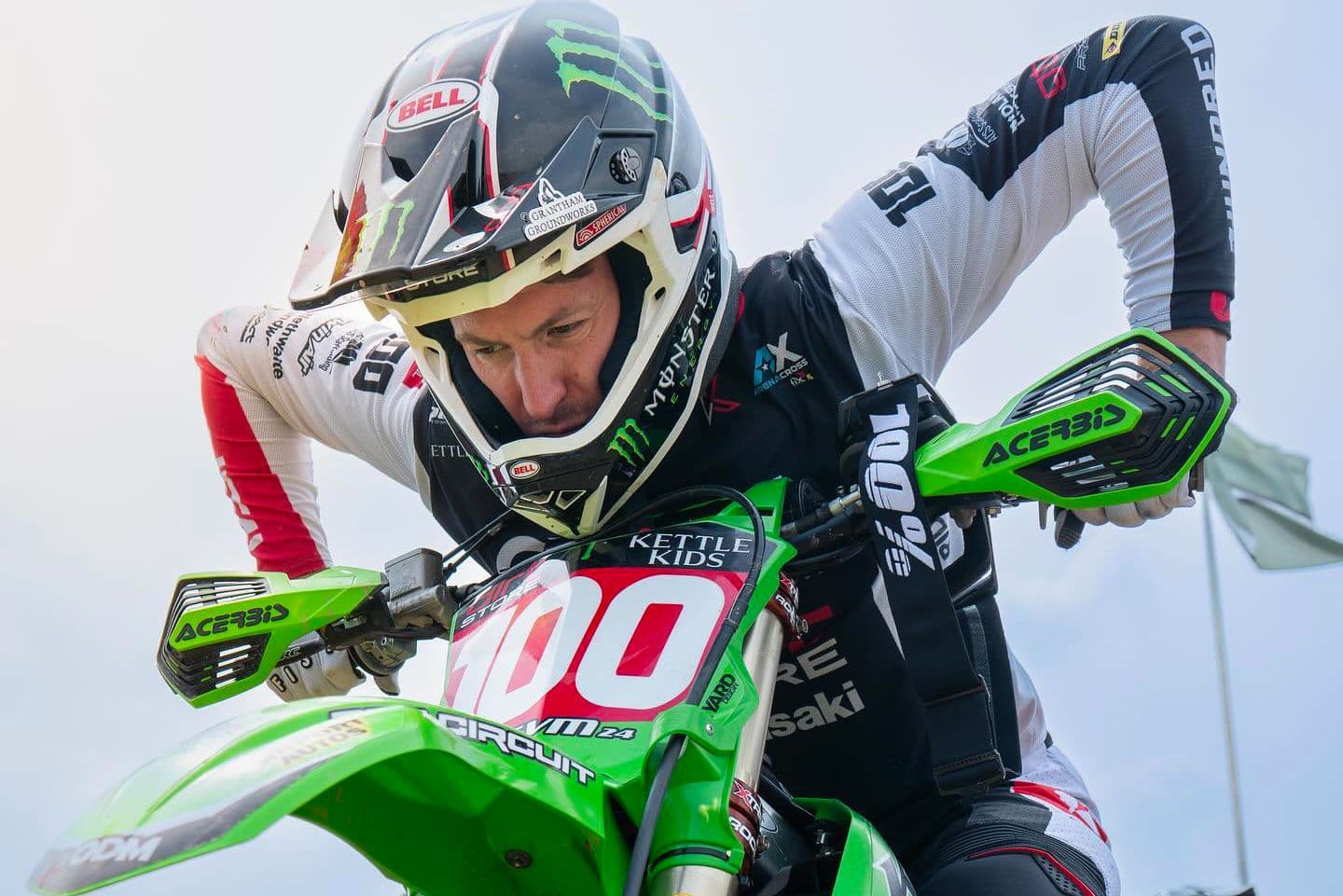 Searle Wins MX2 - England