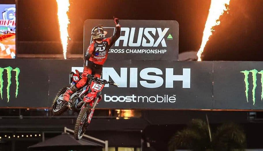 Wilson Handed Win Back image