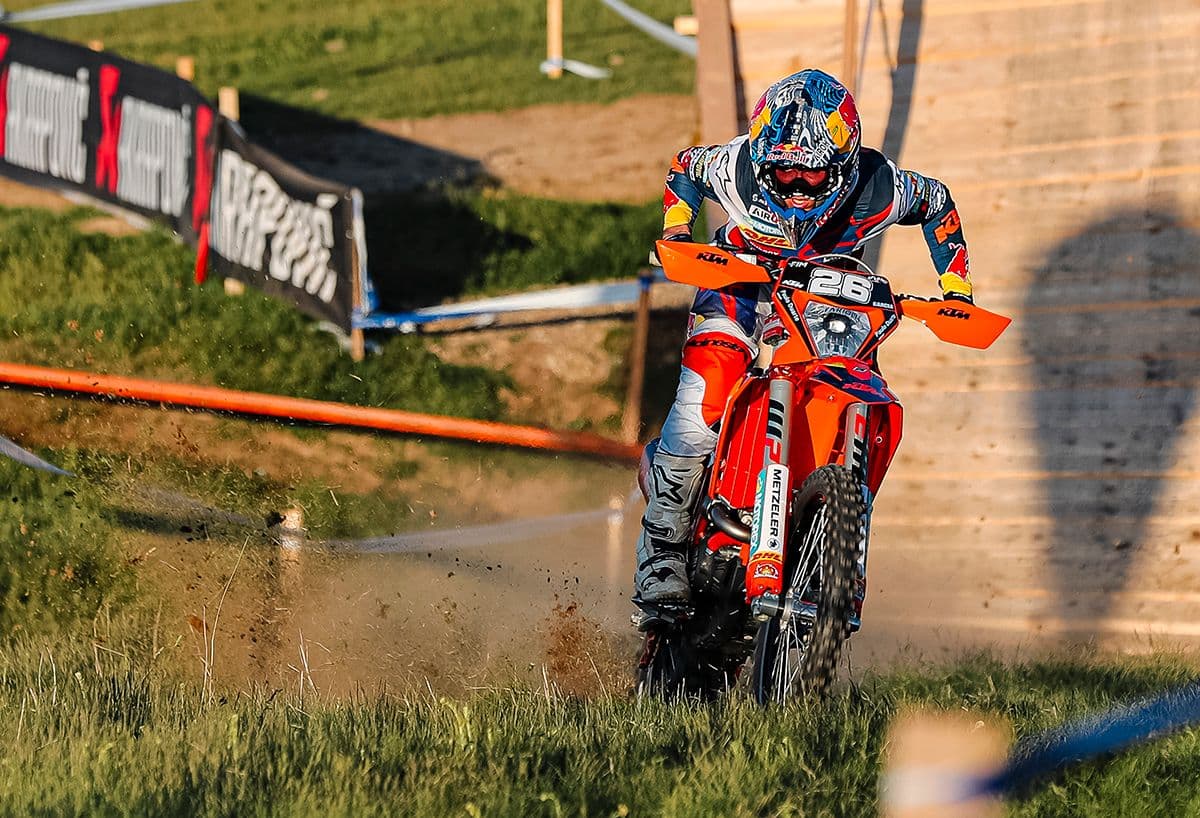 Garcia Dominates in Romania