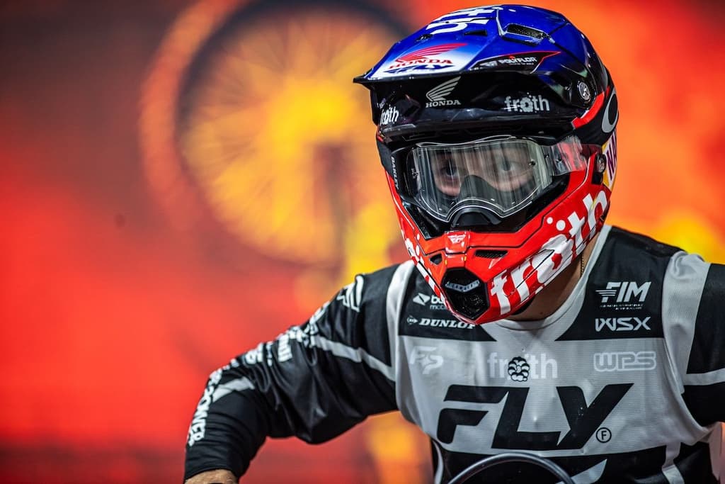 Savatgy Wins Race One image