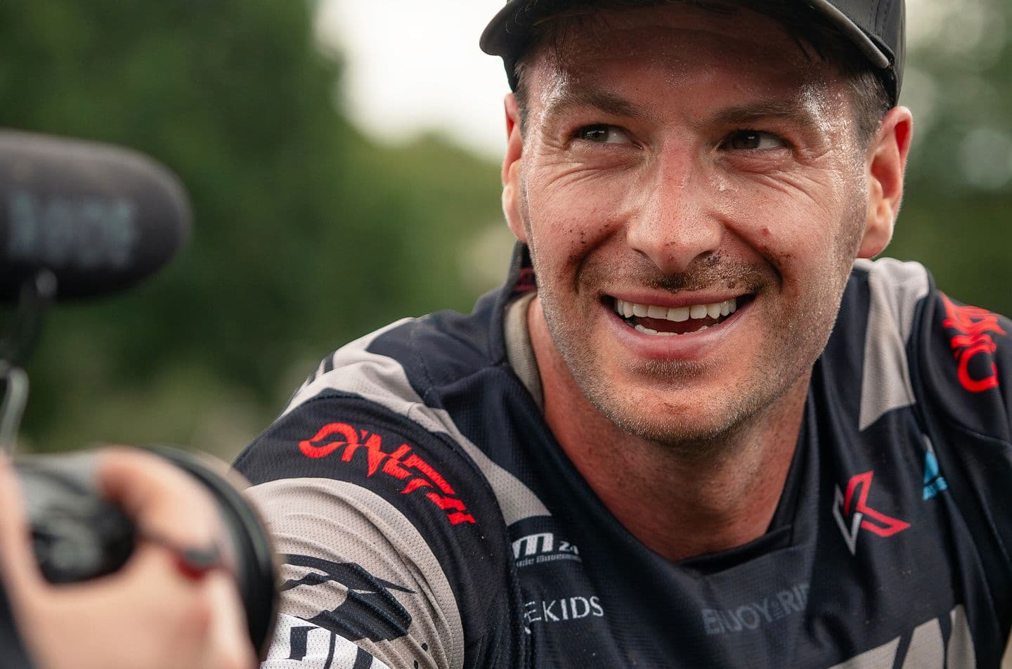 Searle Wins MX2 in UK