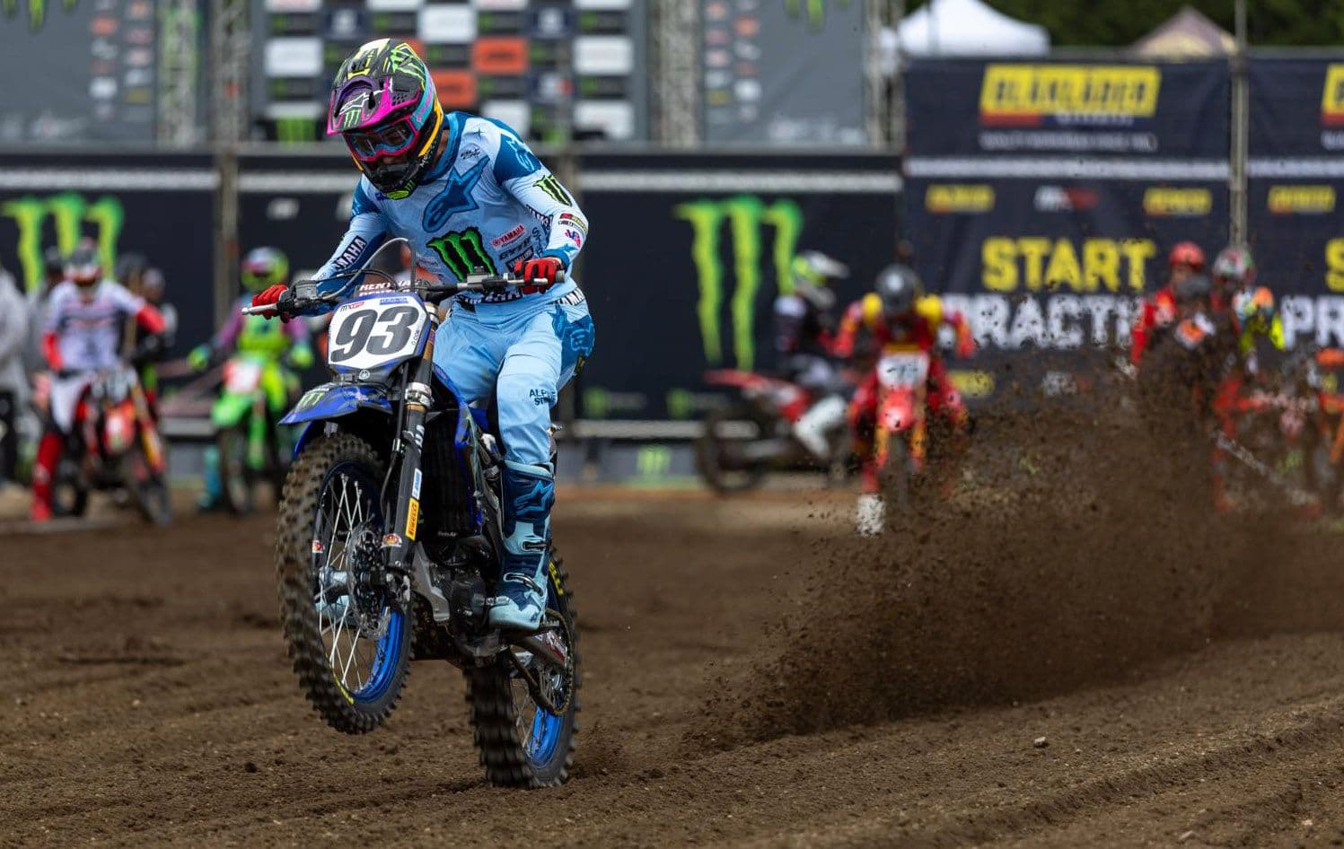 Yamaha Head to Arnhem