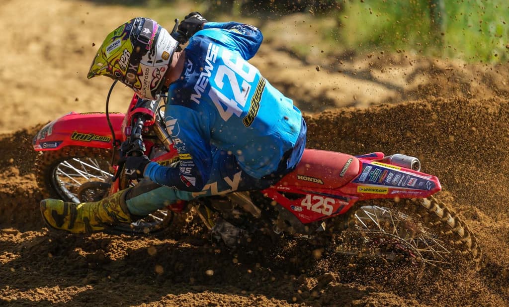 Conrad Mewse Extends Lead image
